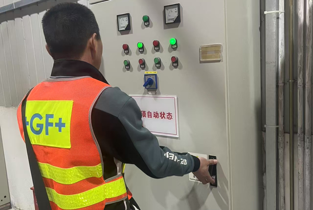 學校消防電氣控制柜更換模塊的流程